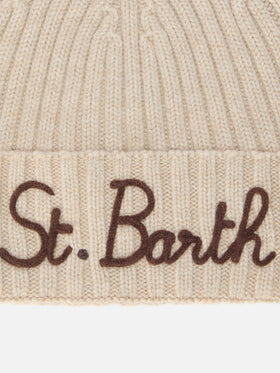 Wengen-Mütze aus Kaschmirmischung in Beige mit St. Barth-Stickerei