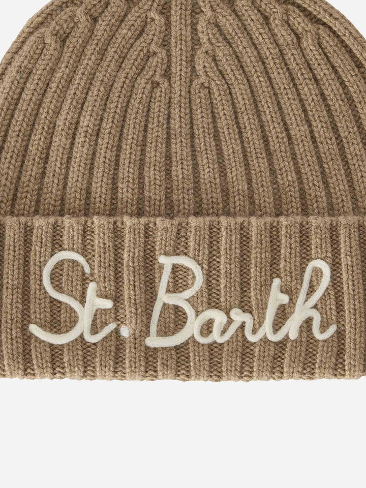 Bonnet Wengen beige avec broderie St. Barth 