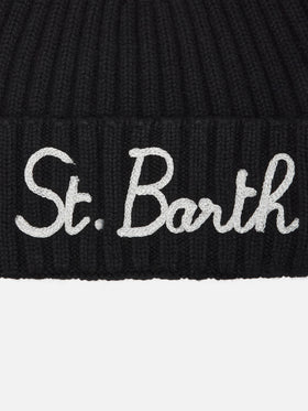Bonnet Wengen en mélange de cachemire noir avec broderie St. Barth et pompon 