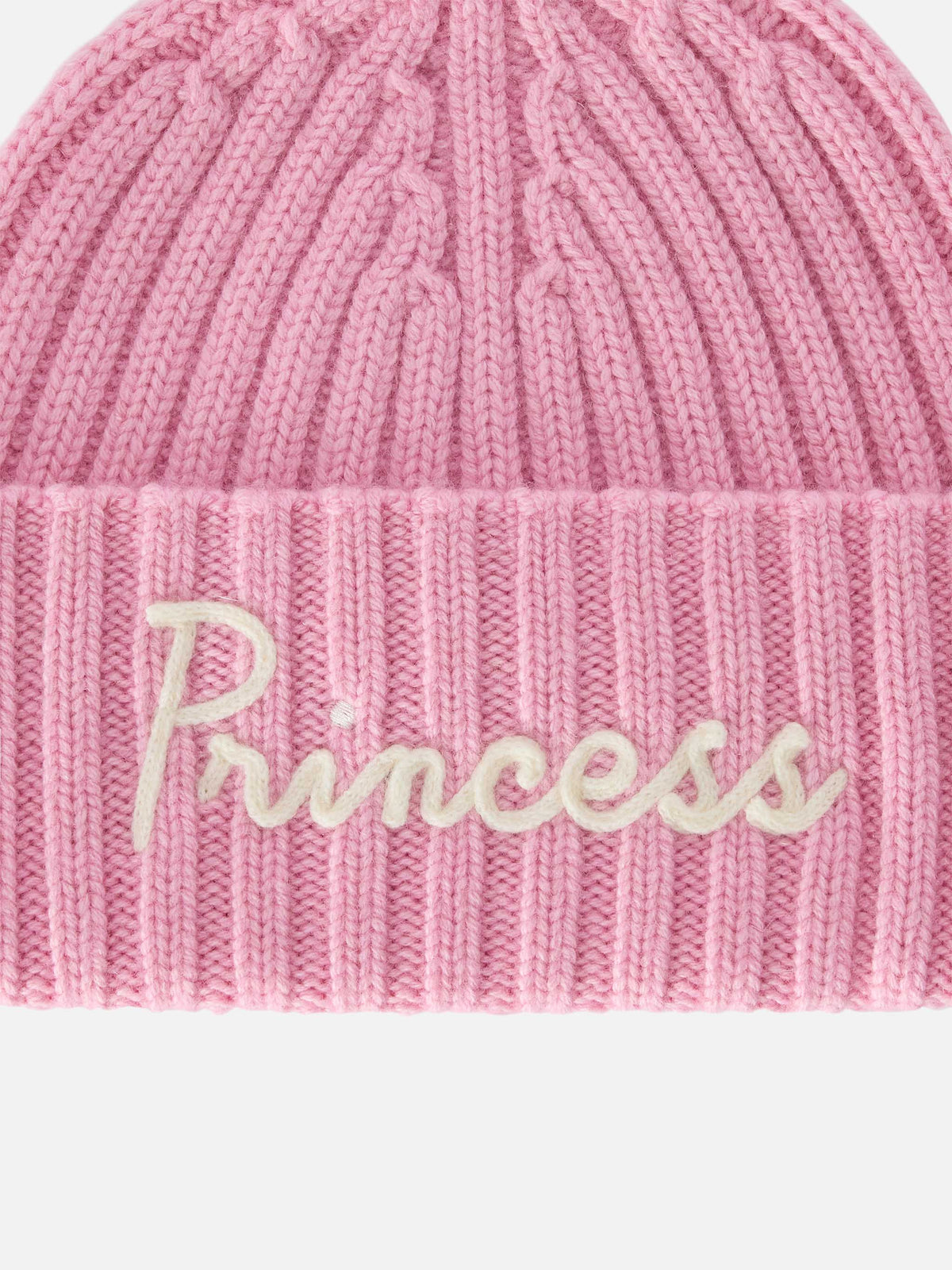 Bonnet Wengen rose avec broderie Princess 