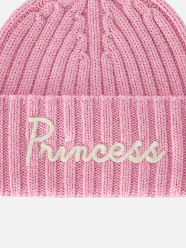Bonnet Wengen rose avec broderie Princess 