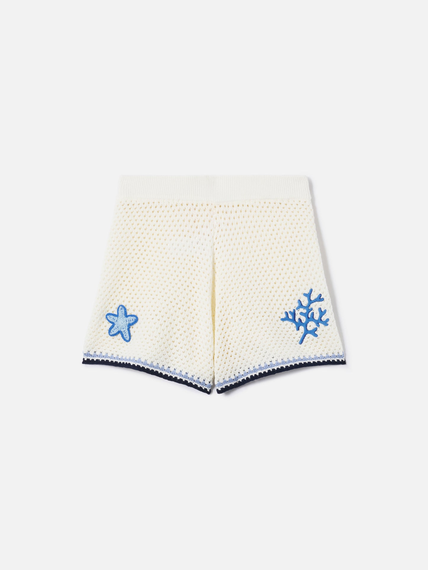 Short en maille Yvette avec patchs au crochet sur le thème marin 