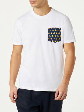 Herren-T-Shirt aus Baumwolle mit bedruckter Tasche