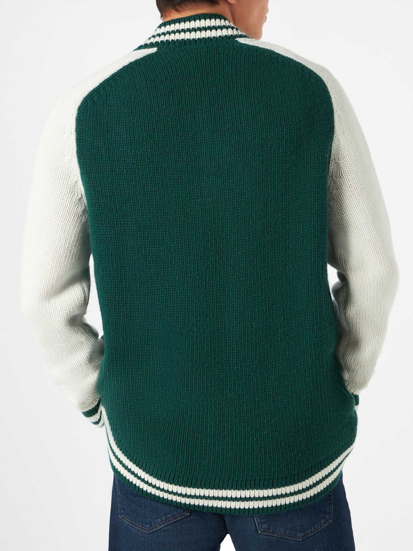 Grüne Strickbomberjacke im College-Stil von Benjamin