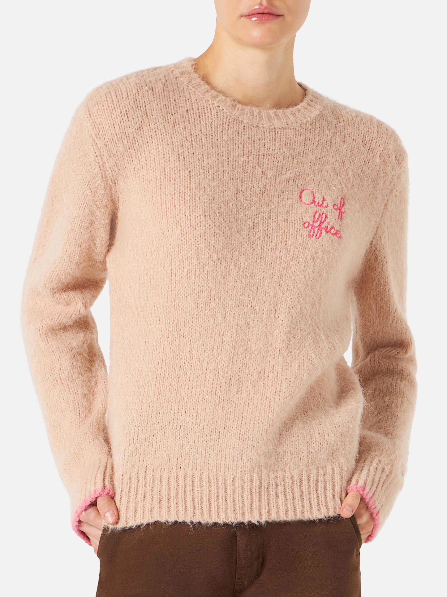 Jersey New Queen Soft beige con bordado Out of office 