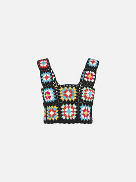 Top Halima de crochet multicolor sobre base negra 